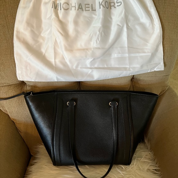 Michael K Black Pocketbook. Used twice - Picture 3 of 9